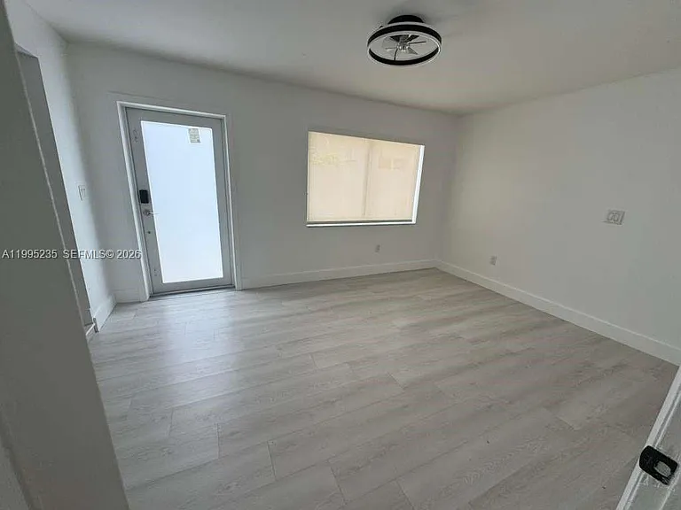 230 E 56th St — Photo 7