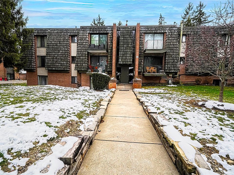 1st image of 124 Forest Green Dr