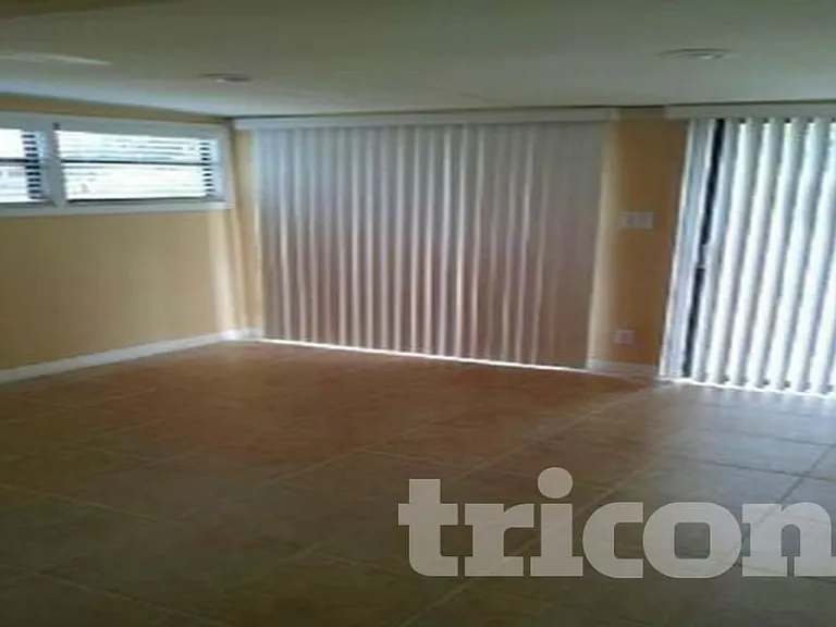 11415 Cardiff Dr — Photo 4