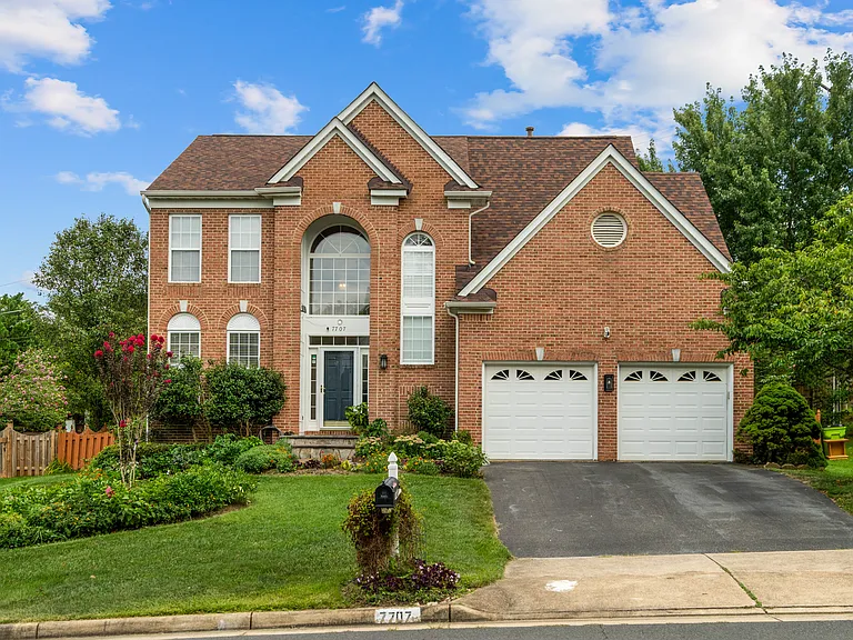 7707 White Willow Ct — Photo 1