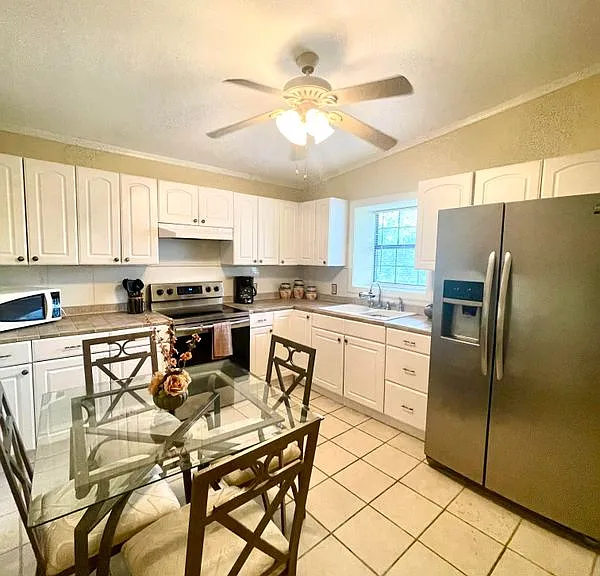 406 Longshadow Rd #UPSTAIRS — Photo 7