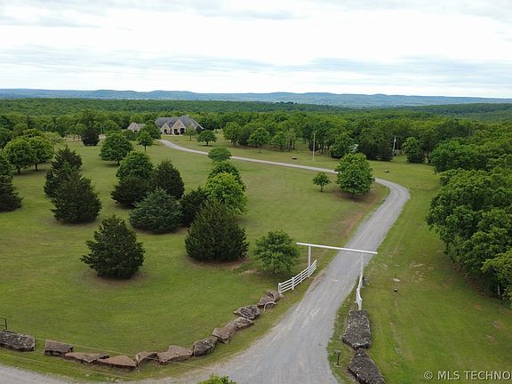 3rd image of 8199 W 800th Rd