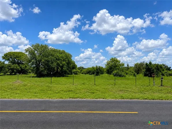 1958 Fm 3010, Yoakum, TX 77995