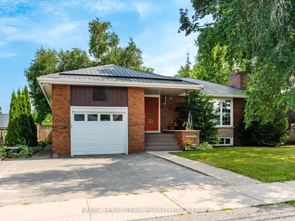 44 Jeffery St, Penetanguishene, ON L9M 1K5