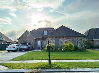 107 Chemet Rd, Youngsville, LA 70592
