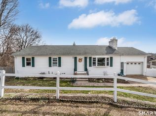 82 Twining Ave, Waterbury, CT 06705