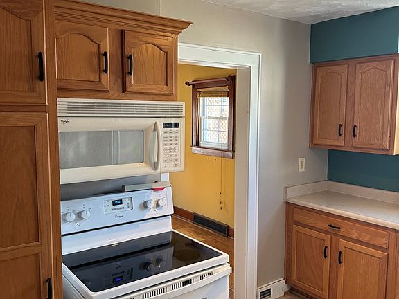 2nd image of 3027 Michigan Ave