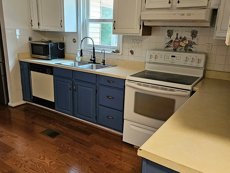 2037 Dewey Dr — Photo 13