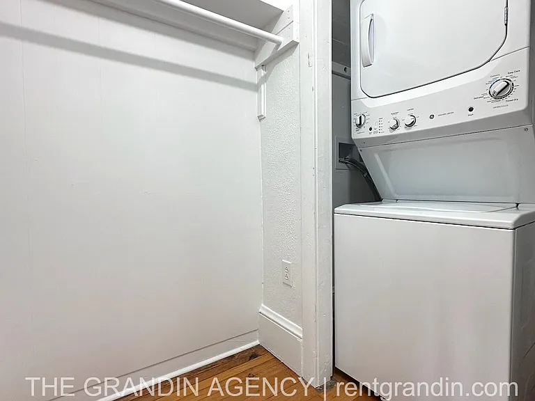 2818 Burton Ave NW #B — Photo 9