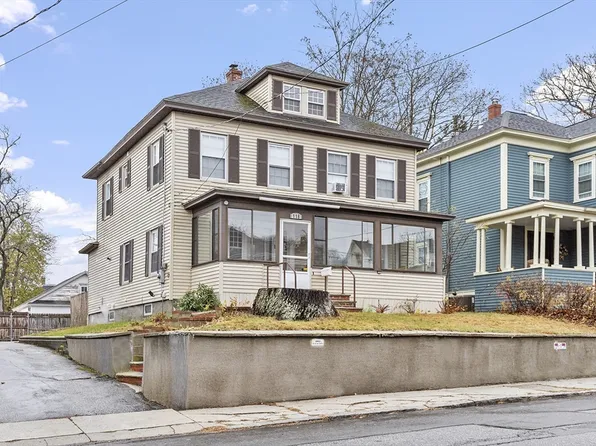 118 Wentworth Ave, Lowell, MA 01852