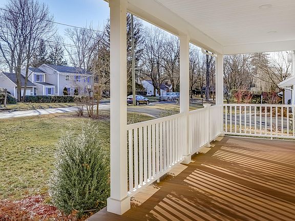 3rd image of 645 Quackenbush Ave