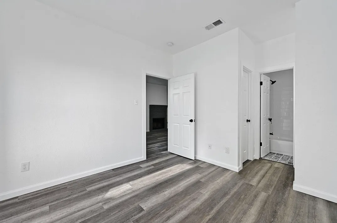 2 bed, 1000 sqft, $1,295 — Photo 1