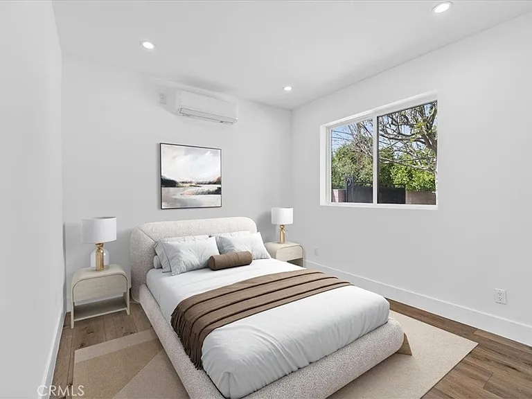 7053 Fallbrook Ave — Photo 11