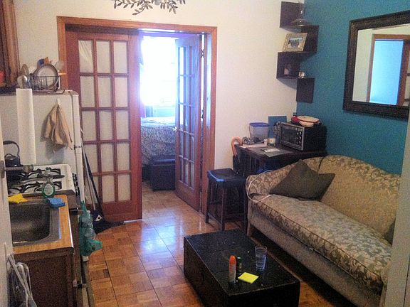 3rd image of 17 Saint Marks Pl APT 18