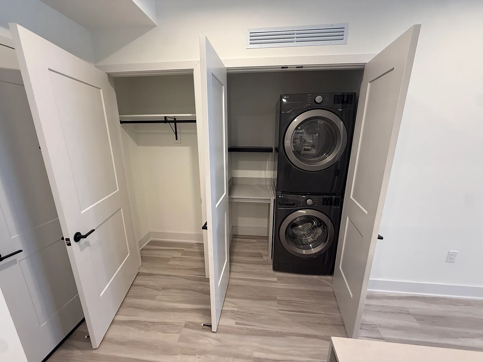 2 bed, 1176 sqft, $3,200 — Photo 4