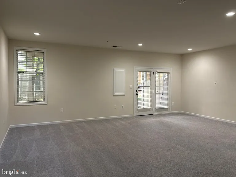 42885 Edgegrove Heights Ter — Photo 23