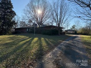 3195 Blackburn School Rd, Newton, NC 28658