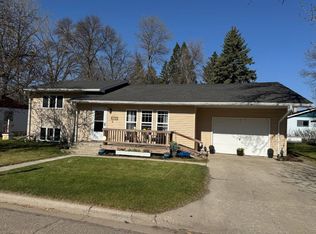 507 Highland St, Rolette, ND 58366