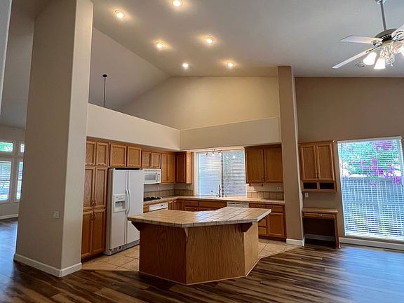4th image of 5076 Mertola Dr