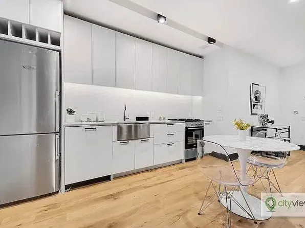 42-20 27th St, Long Island City, NY