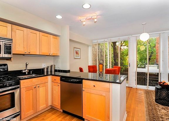5th image of 2159 N Lincoln Ave #A2