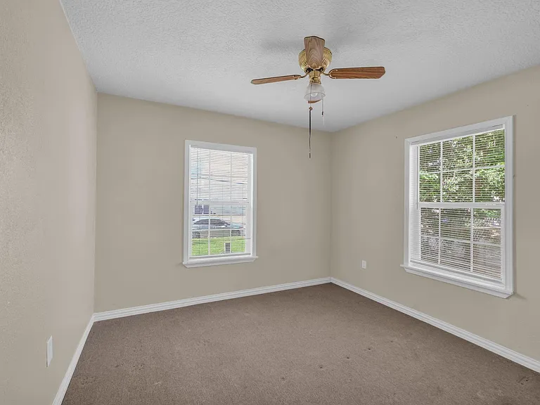 7304 Kinney St — Photo 20