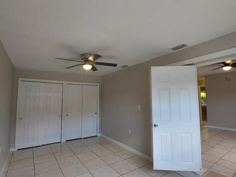 722 W Cleveland Ln — Photo 9
