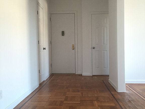 3rd image of 865 Walton Ave APT 5C