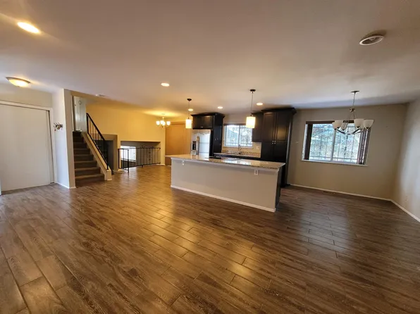 551 S Field Ct, Lakewood, CO 80226