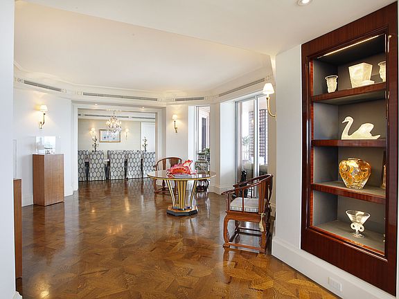 4th image of 10 Edgewater Drive #15AC