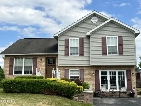 276 Richards Dr, Hollidaysburg, PA 16648