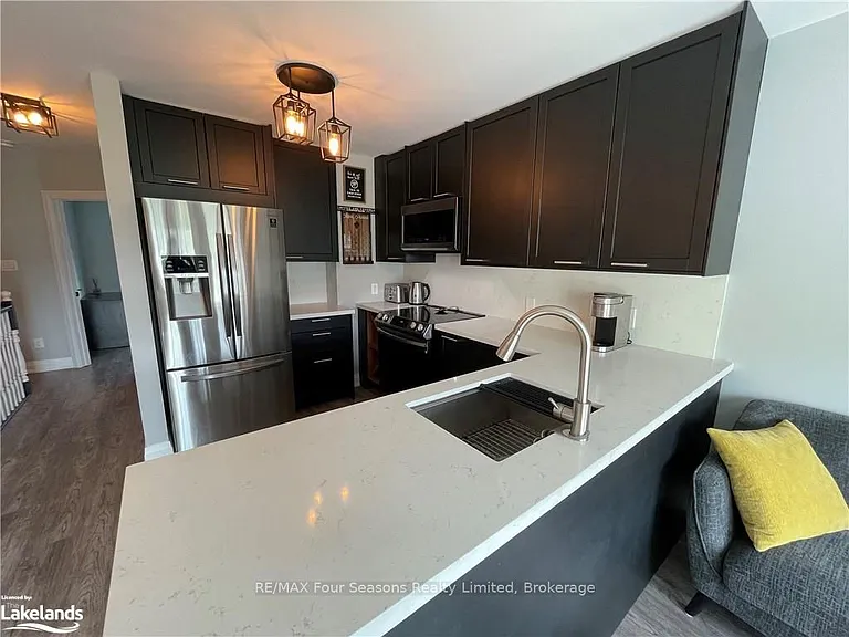 162 Settlers Way #37 — Photo 6