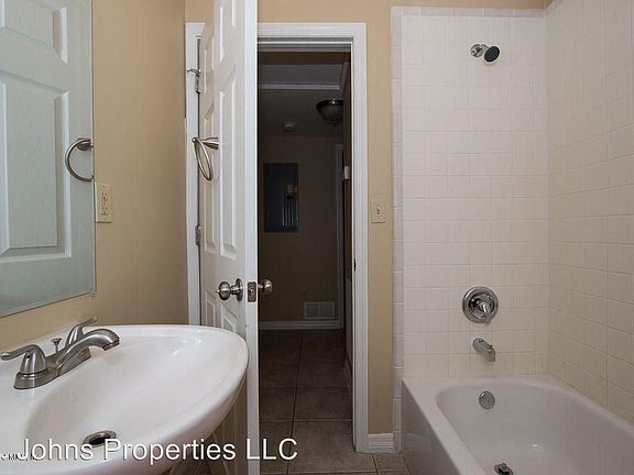 5th image of 5367 River Forest Dr