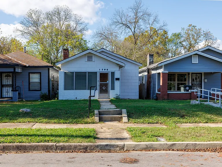 1306 Avenue R — Photo 3