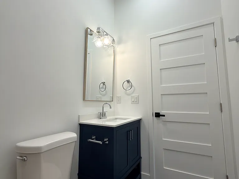 2029 E Washington Ave #A — Photo 10
