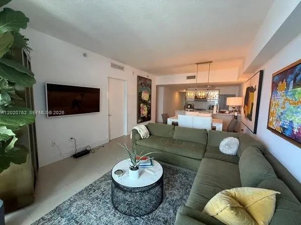 185 SW 7th St APT 3803, Miami, FL 33130