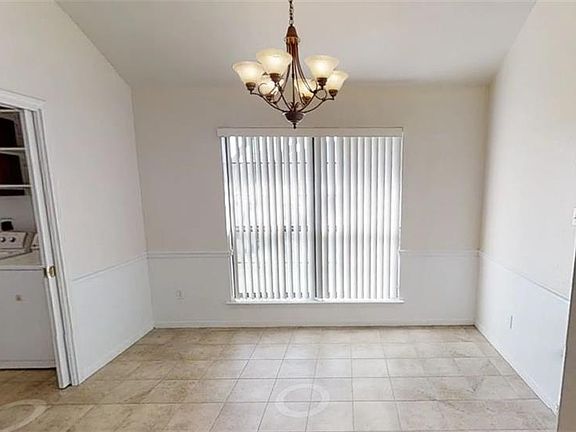 4th image of 510 John Henry Dr