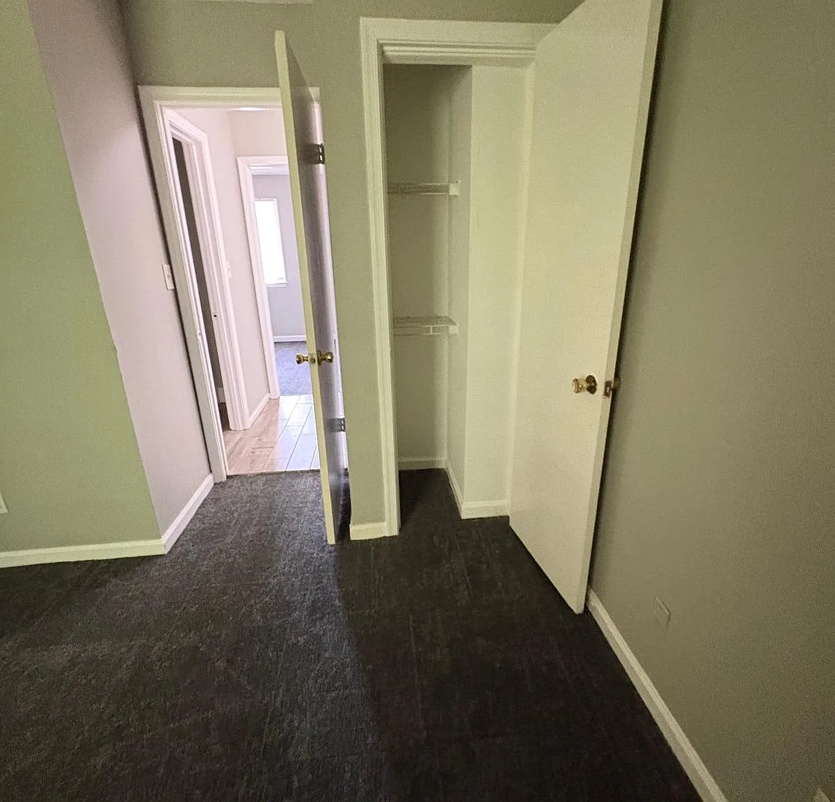 2 bed, 1.5 bath, 1000 sqft, $1,300 — Photo 4