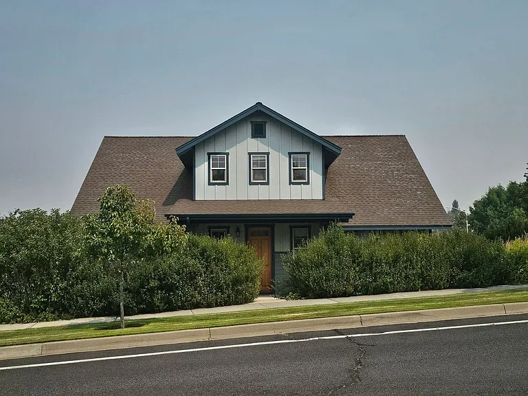 1082 SE Yarrow Ave — Photo 10