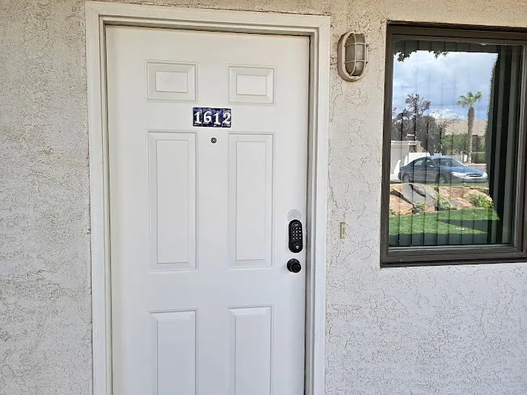 1845 W Canyon View Dr #1612 — Photo 2