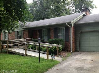 3102 Farmington Dr, Greensboro, NC 27407