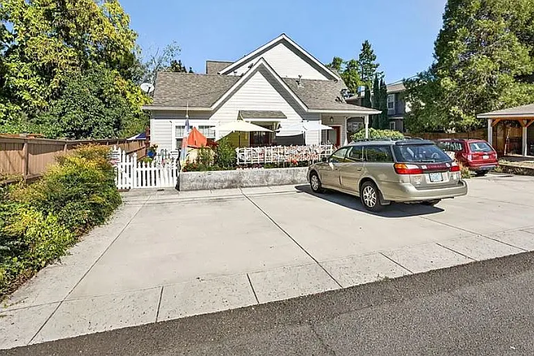 254 B St — Photo 20