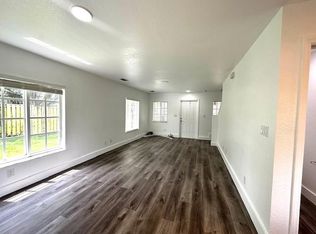 324 NE 3rd St, Hallandale, FL 33009