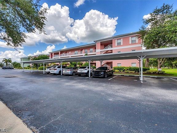 3rd image of 2040 Willow Hammock Cir Unit 301