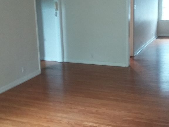 3rd image of 4934 Buckingham Ct APT 1E