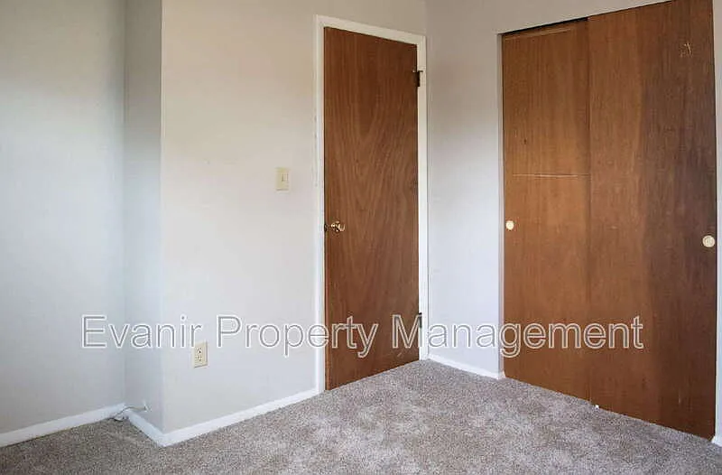 3 bed, 2.0 bath, 1500 sqft, $1,350 — Photo 4