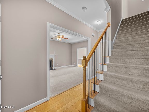 2nd image of 211 Wedgefield Circle