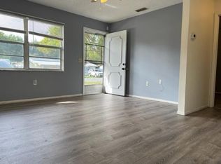 6030 9th St, Zephyrhills, FL 33542