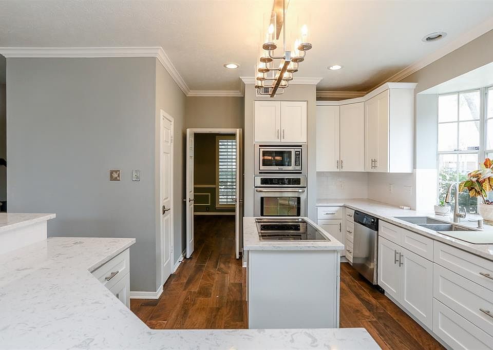 1st image of 1510 Honeysuckle Ln