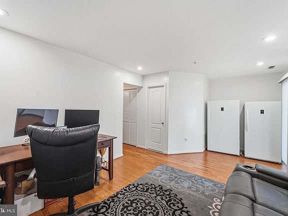 5th image of 4940 Lee Farm Ct Unit 94